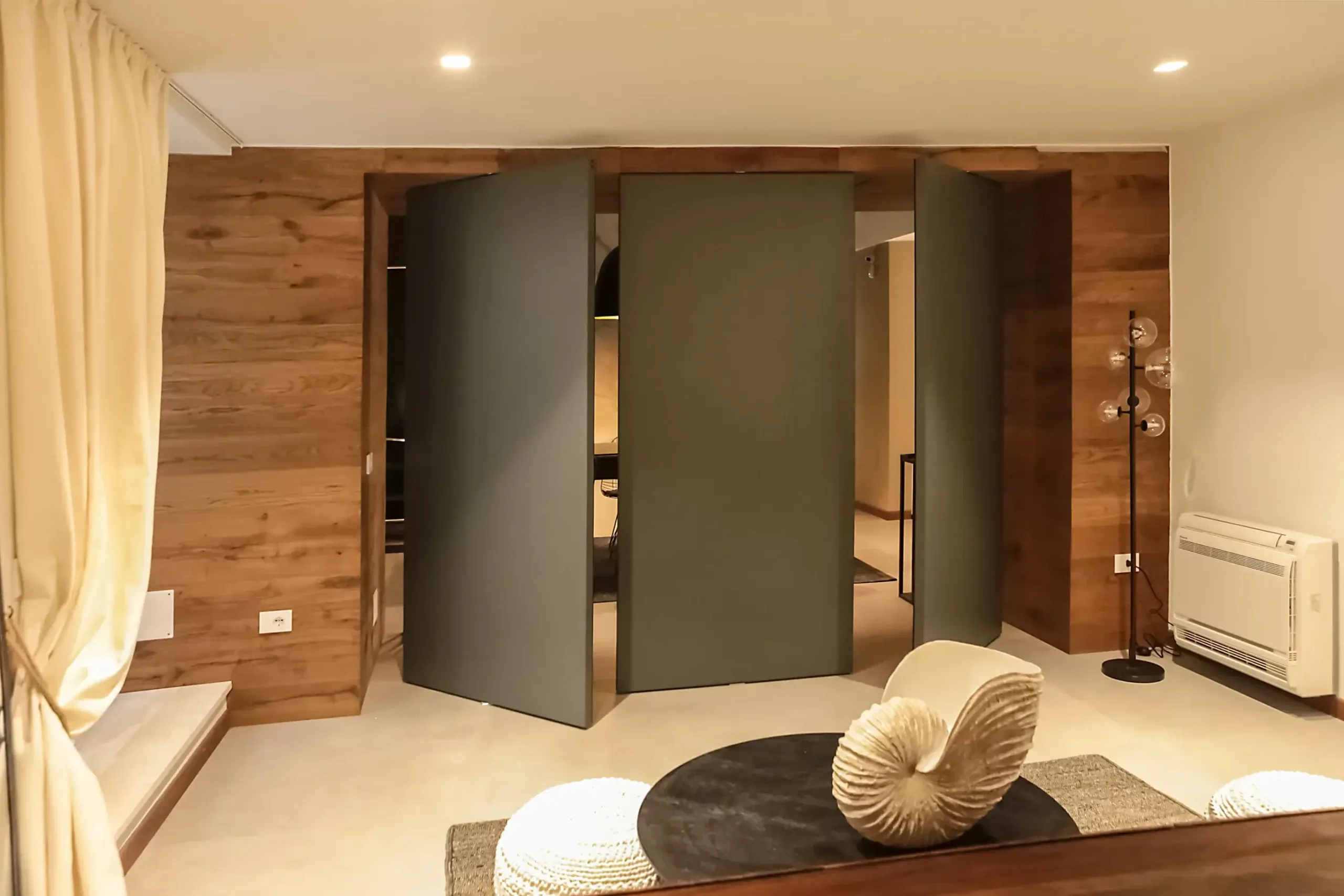Design apartment in Cagliari — Loft 360, view of the spaces, designed by Gatti/Piu (photo 14)