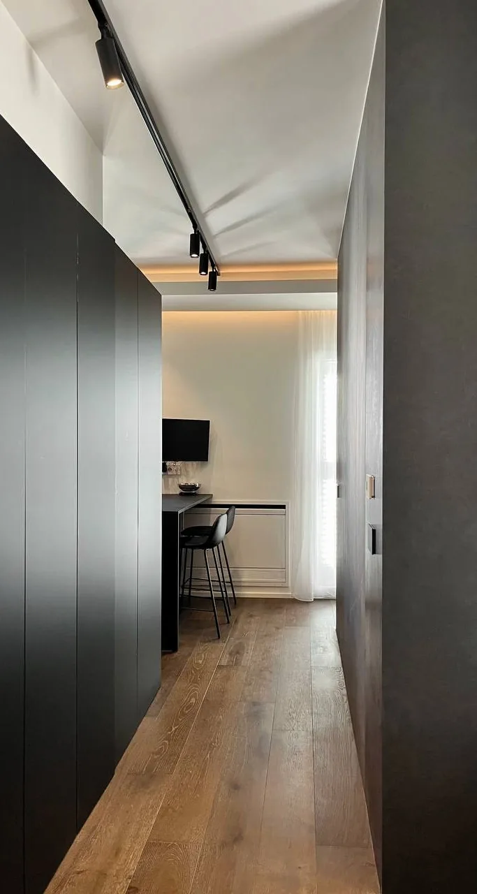 Design apartment in Selargius — Manin 43, vertical interior detail, designed by Gatti/Piu (photo 5)