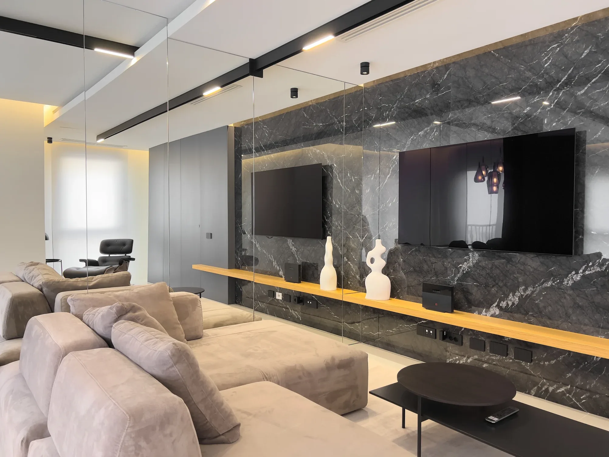 Design apartment in Tipologia Appartamenti — Via Mameli, exterior overview, designed by Gatti/Piu