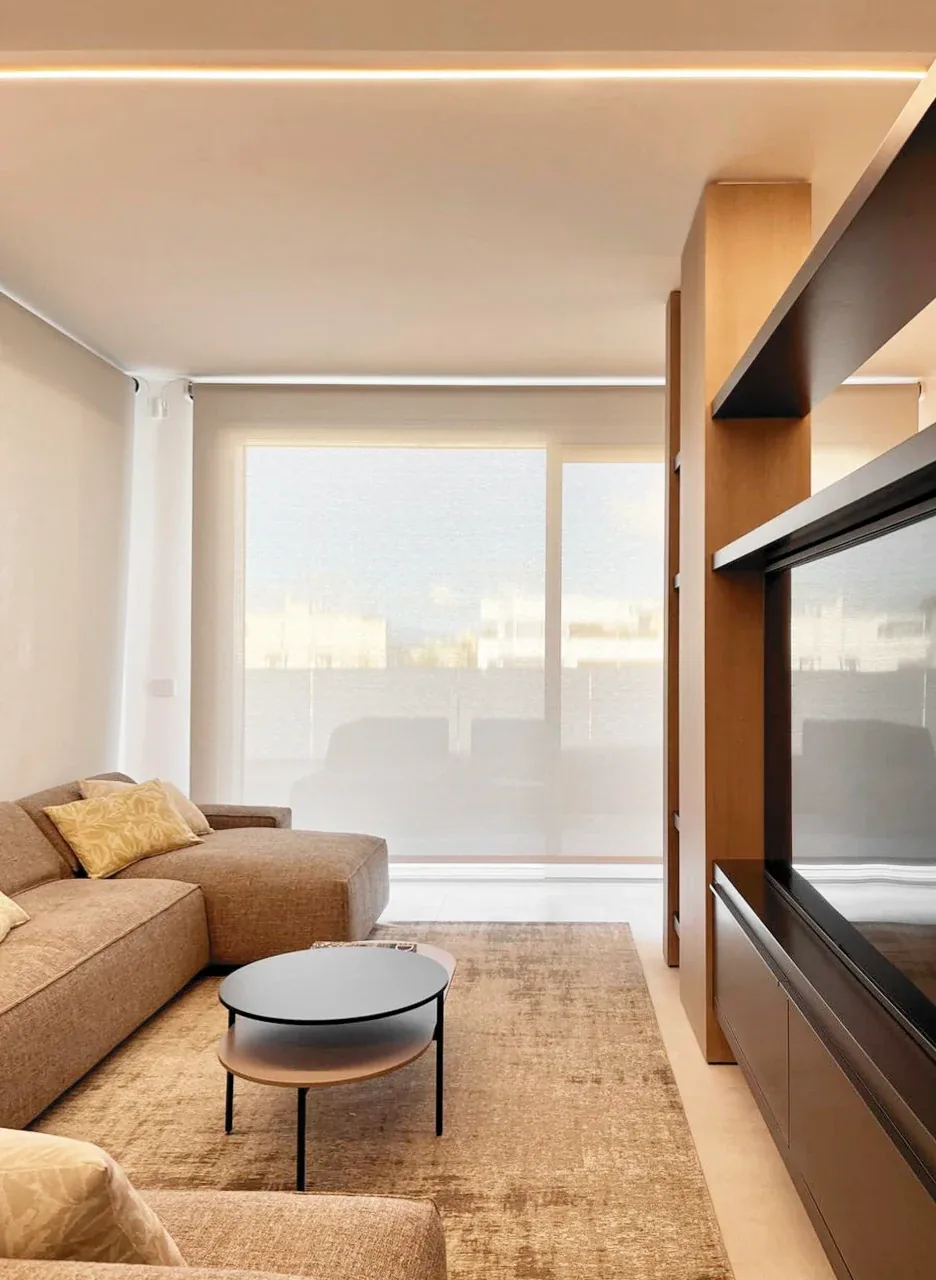 Premium penthouse in Cagliari — Via Della Pineta, vertical interior detail, designed by Gatti/Piu (photo 2)