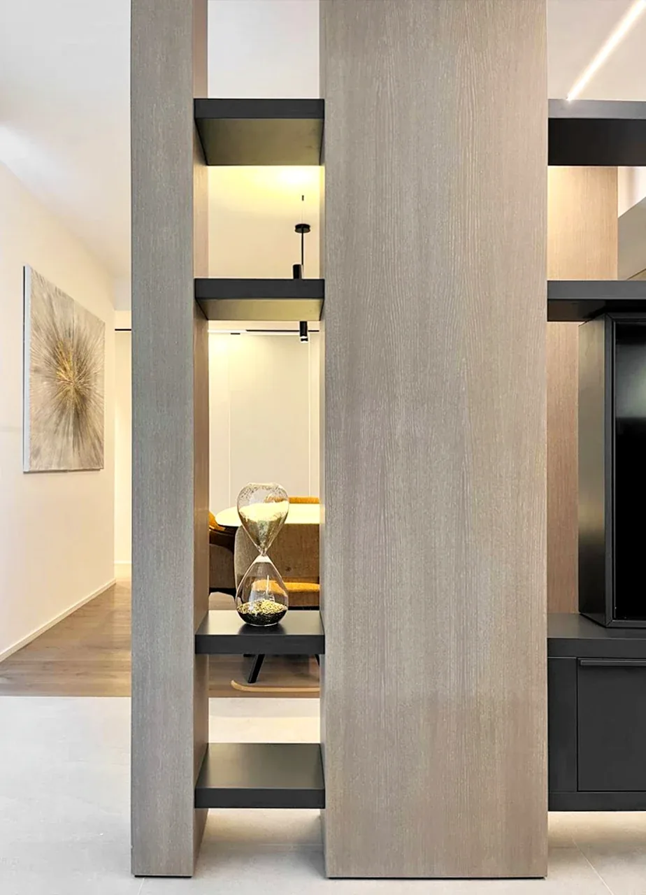 Premium penthouse in Cagliari — Via Della Pineta, vertical interior detail, designed by Gatti/Piu (photo 4)