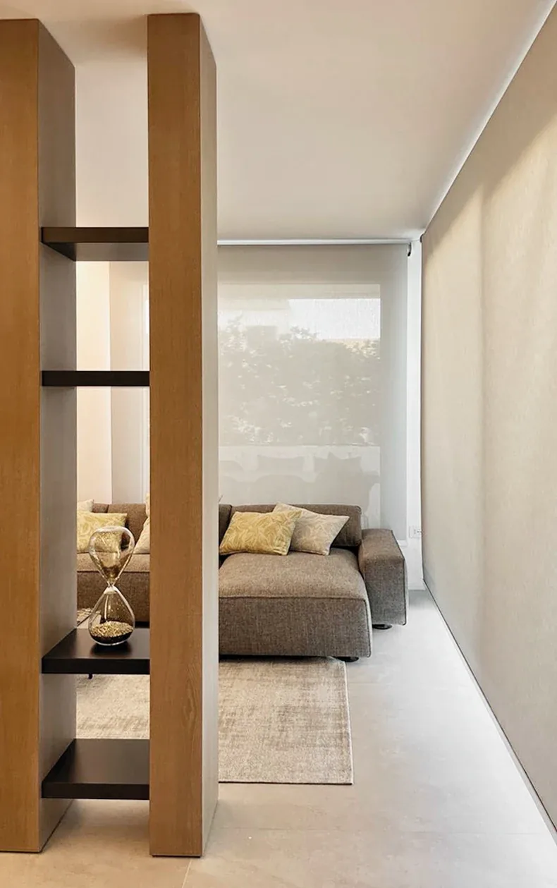 Premium penthouse in Cagliari — Via Della Pineta, vertical interior detail, designed by Gatti/Piu (photo 6)