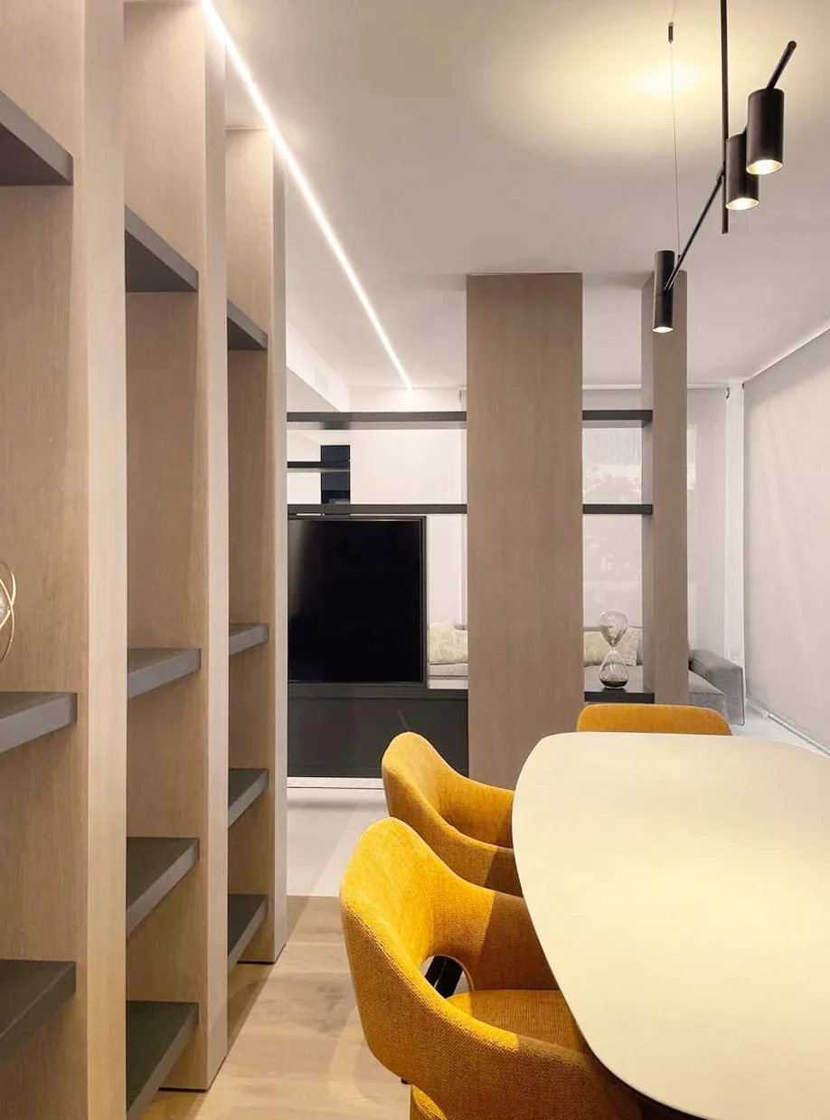 Premium penthouse in Cagliari — Via Della Pineta, vertical interior detail, designed by Gatti/Piu (photo 11)
