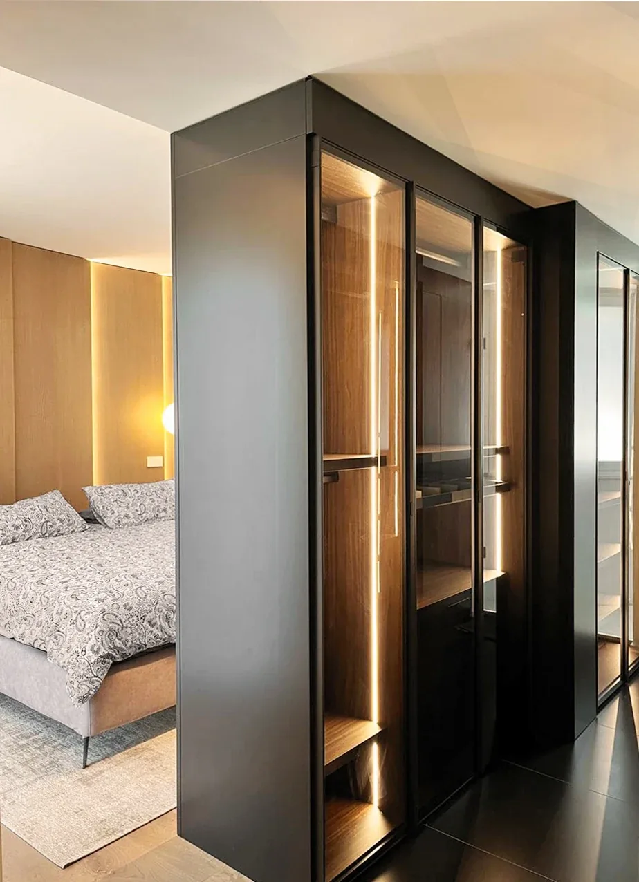Premium penthouse in Cagliari — Via Della Pineta, vertical interior detail, designed by Gatti/Piu (photo 21)