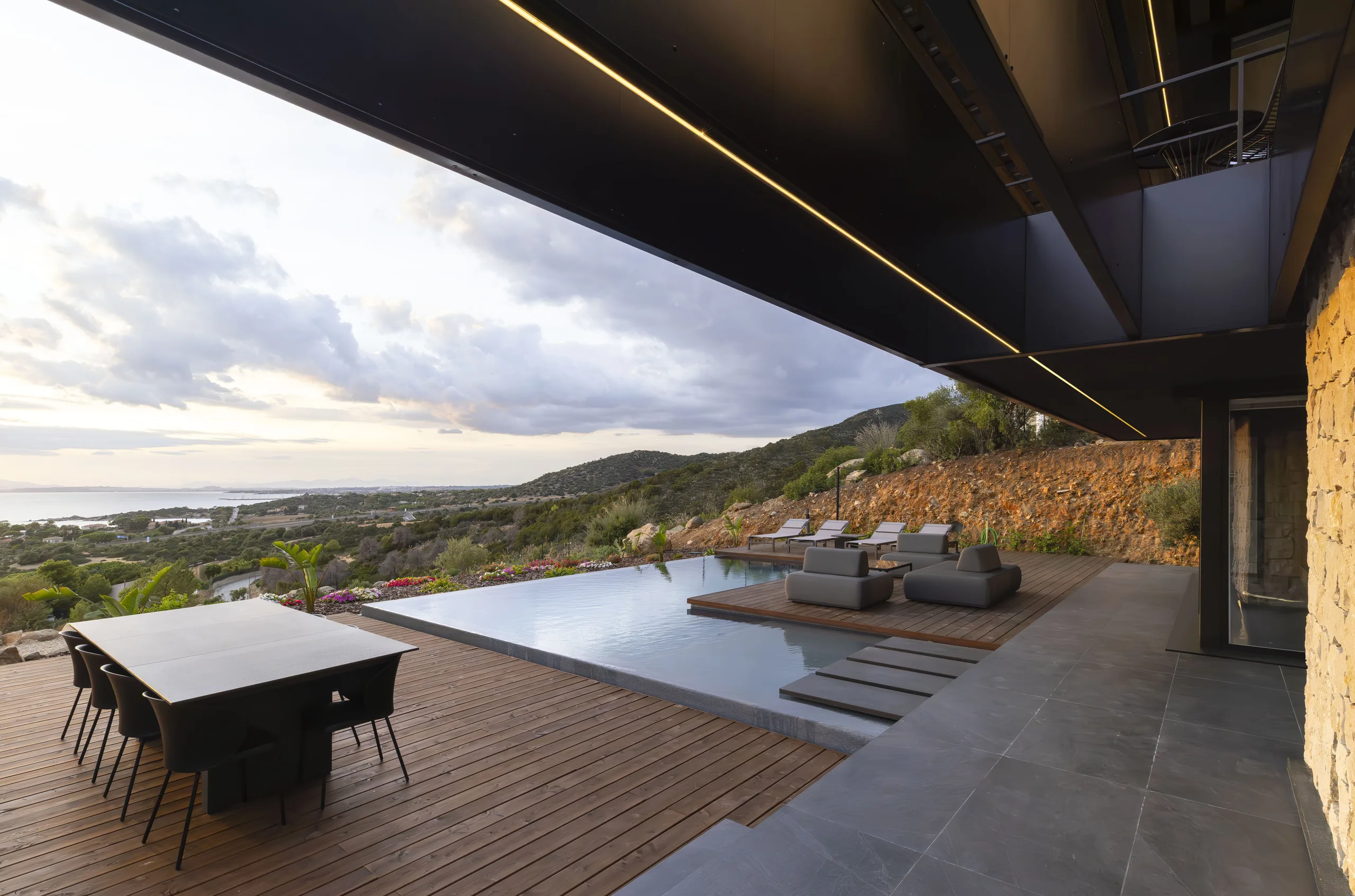 Luxury villa in Quartu Sant'Elena — TM2, view of the spaces, designed by Gatti/Piu (photo 3)