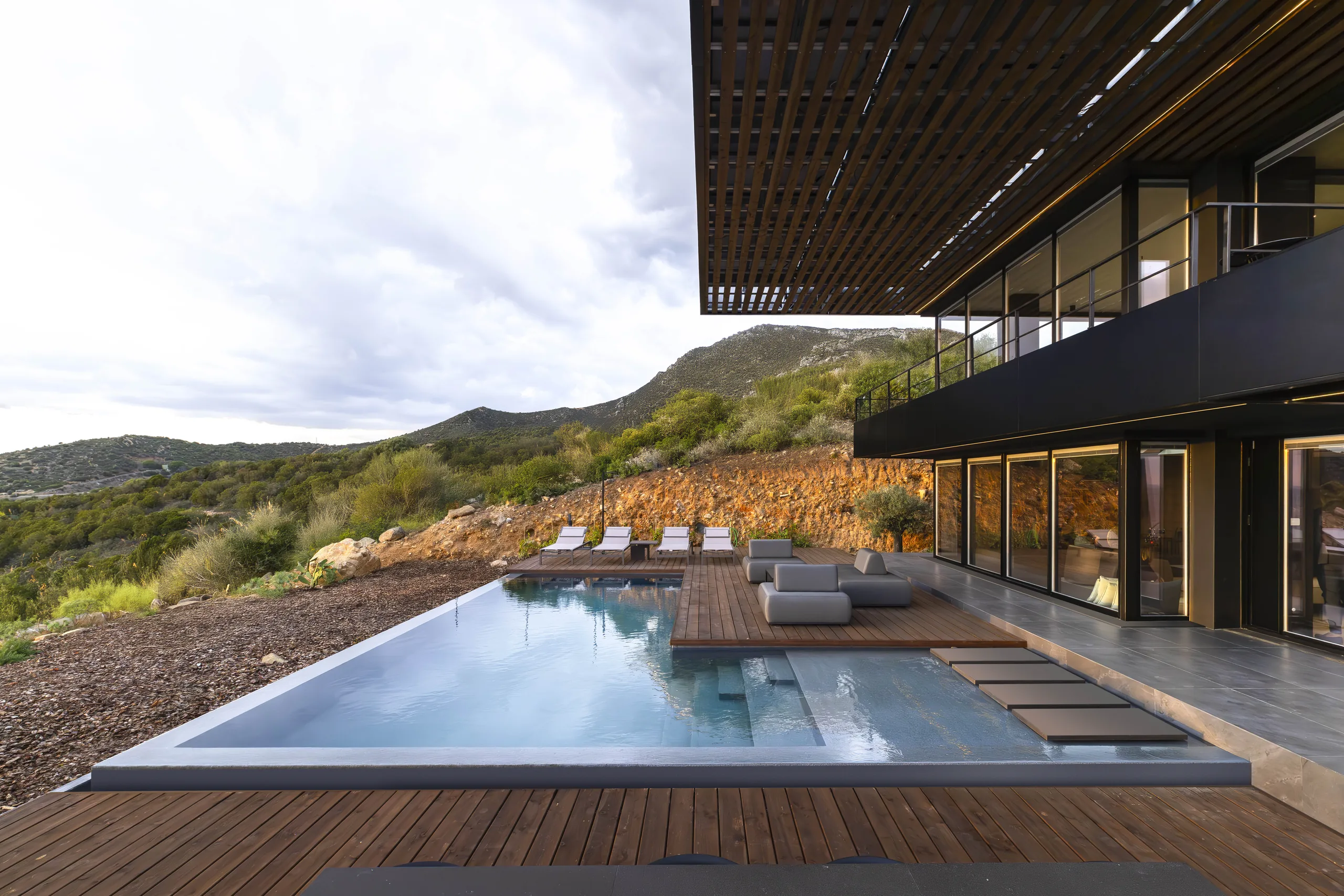 Luxury villa in Quartu Sant'Elena — TM2, view of the spaces, designed by Gatti/Piu (photo 4)