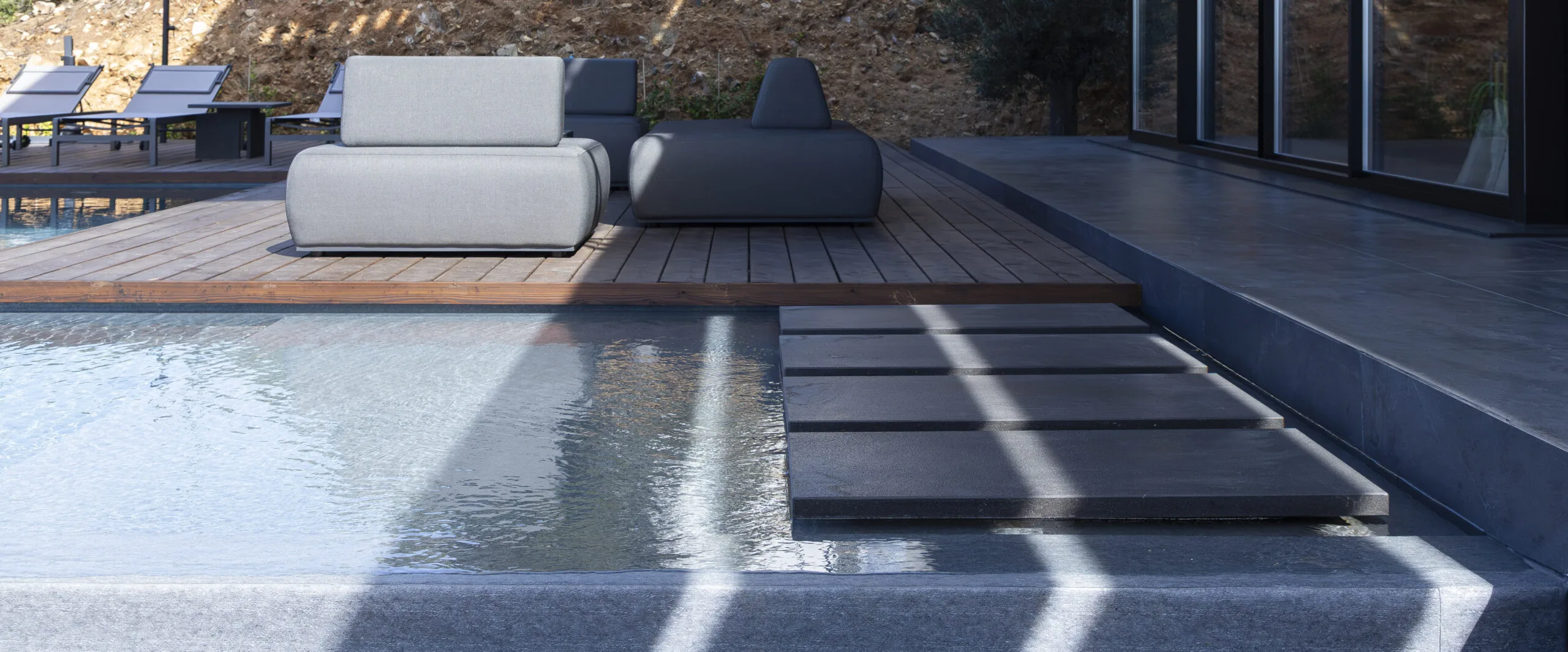 Luxury villa in Quartu Sant'Elena — TM2, view of the spaces, designed by Gatti/Piu (photo 5)