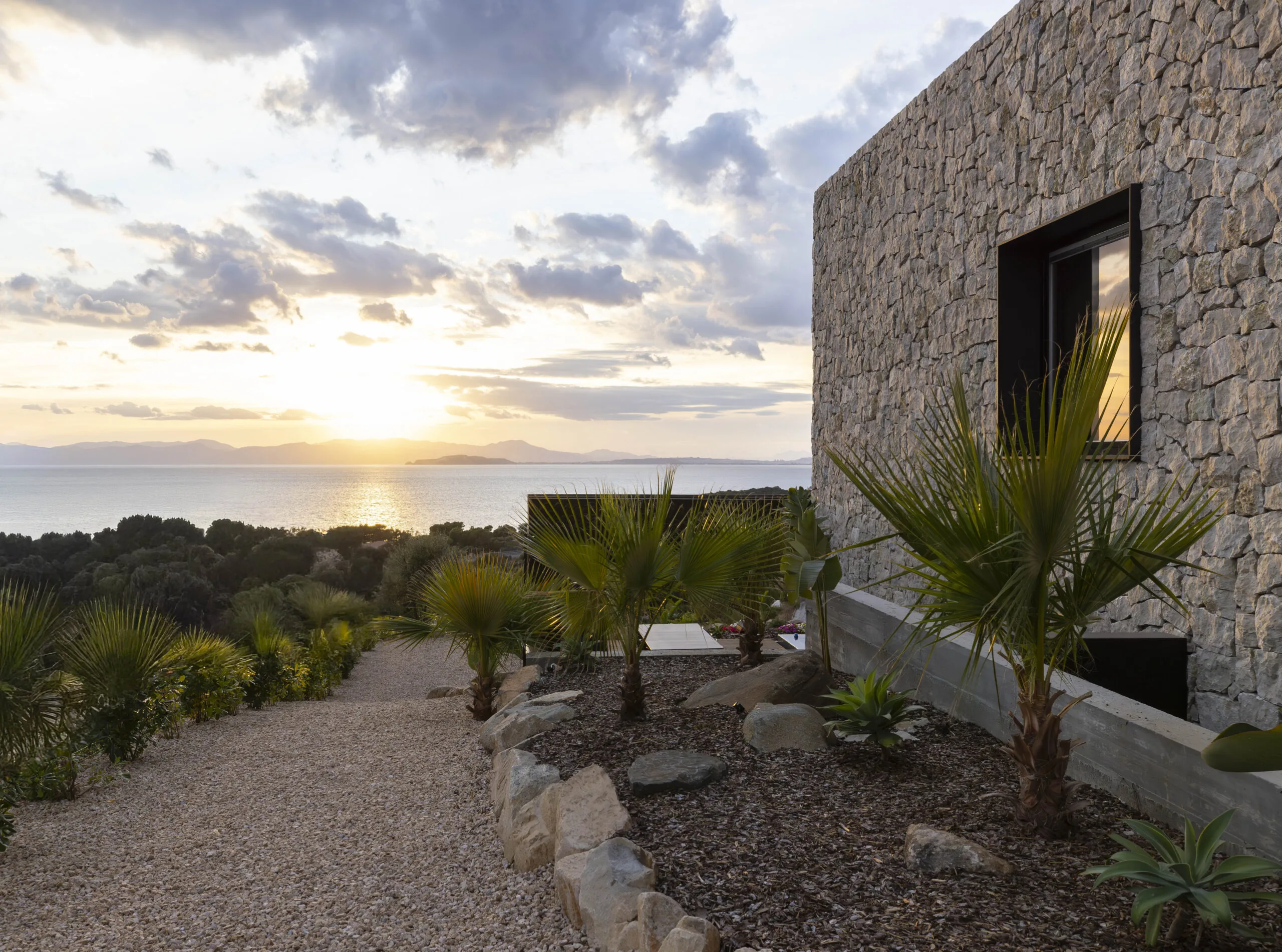 Luxury villa in Quartu Sant'Elena — TM2, view of the spaces, designed by Gatti/Piu (photo 18)