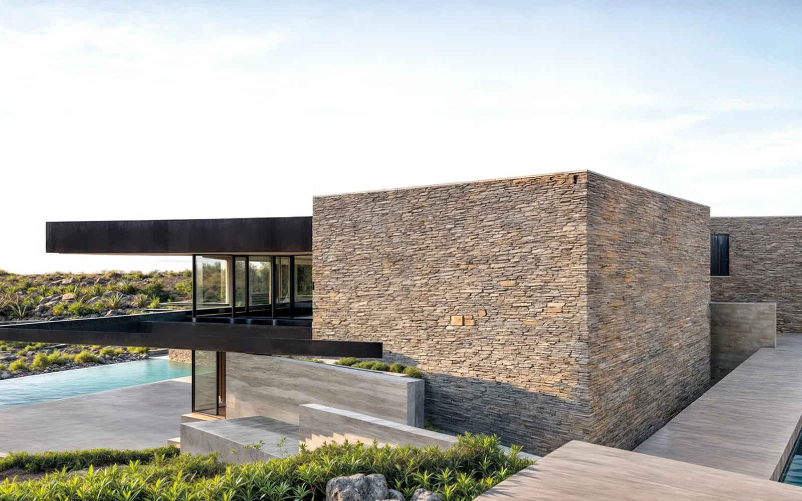 Luxury villa in Quartu Sant'Elena — Villa Azzurra, view of the spaces, designed by Gatti/Piu (photo 2)